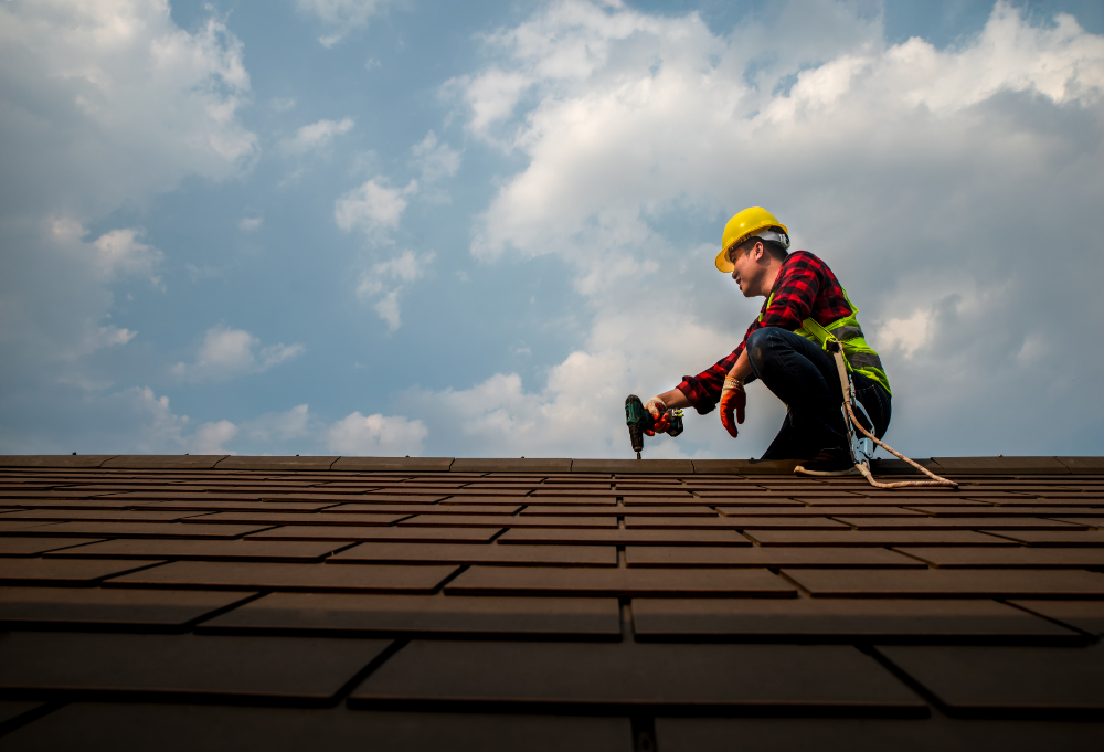 Roof Repair vs Replacement – What’s Right for Homeowners